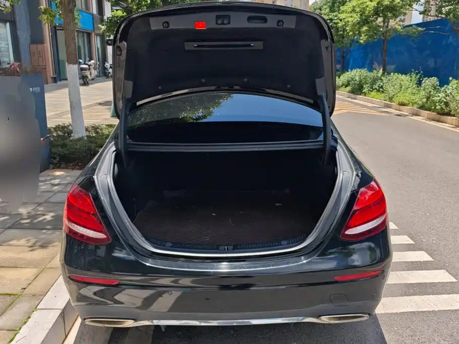 奔驰E级 2018款 改款 E 300 L 时尚型 купить на сайте DeffCars