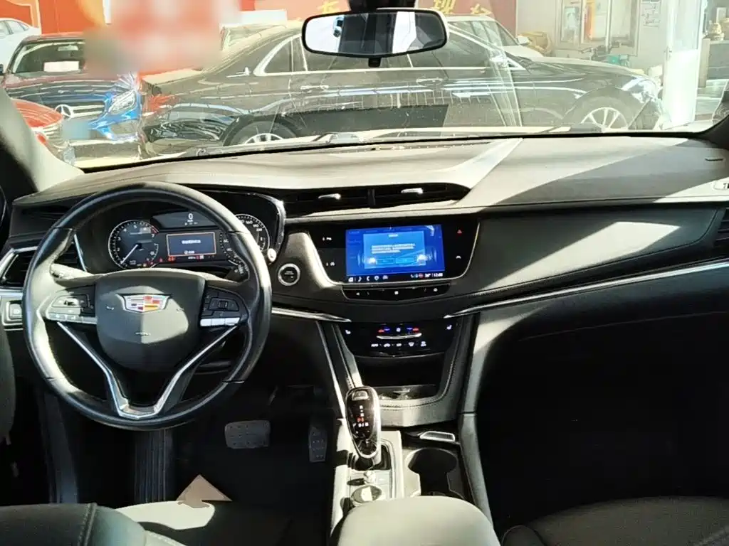 Cadillac XT6 2021 2.0T six-seat four-wheel drive stylish model купить на сайте DeffCars