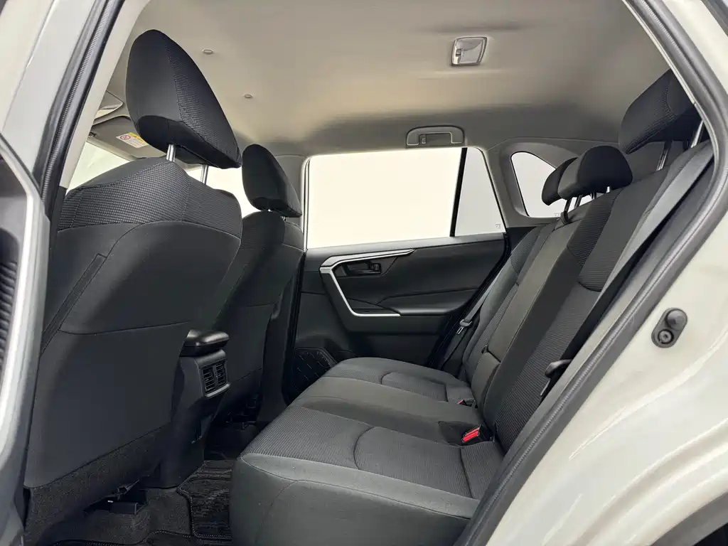 RAV4 Rongfang 2022 2.0L CVT two-wheel drive urban version купить на сайте DeffCars