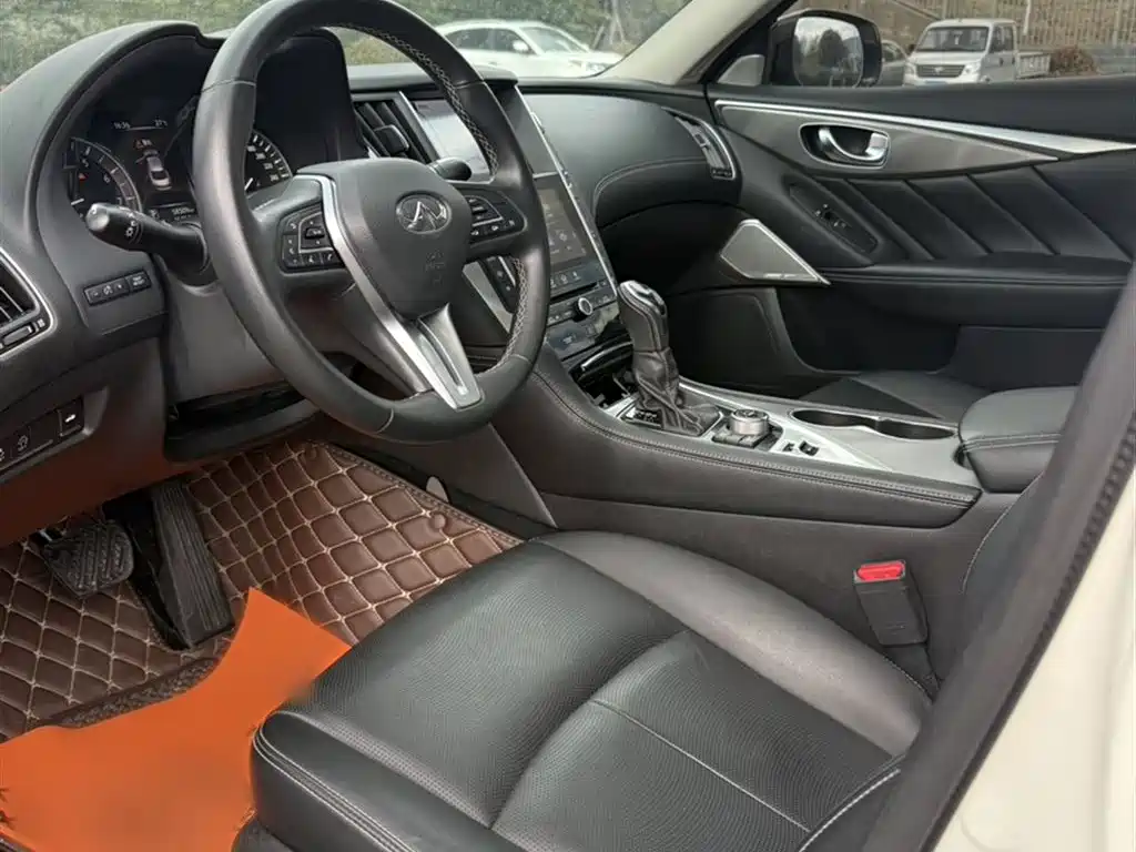 Infiniti Q50L 2018 2.0T Premium Edition National VI купить на сайте DeffCars