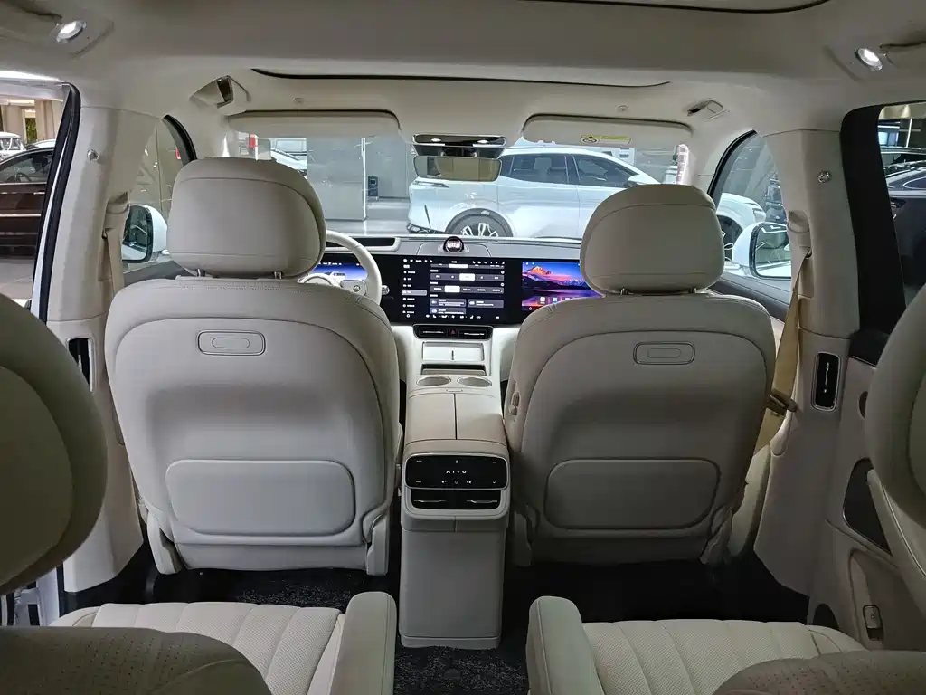 Wenjie M8 2025 extended range Max version 37kWh 6-seater version (192-line lidar) купить на сайте DeffCars