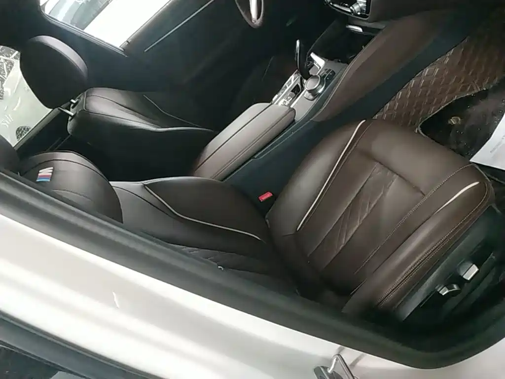 BMW 5 Series New Energy 2021 535Le M Sports Package купить на сайте DeffCars
