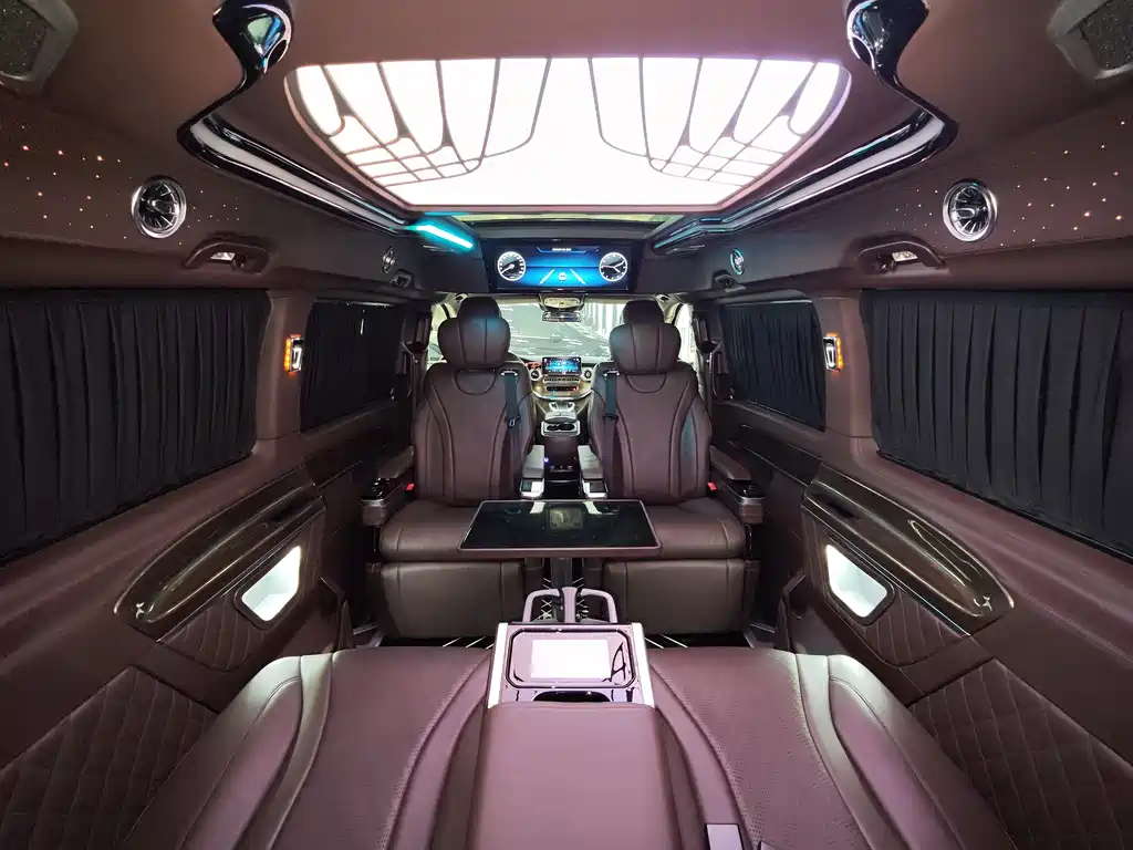 Mercedes-Benz V-Class 2022 V 260 L Long Wheelbase Premium Edition купить на сайте DeffCars