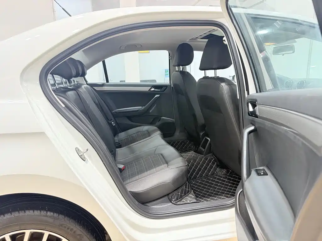 Jetta 2019 Dream Edition 1.5L Automatic Comfort Type купить на сайте DeffCars
