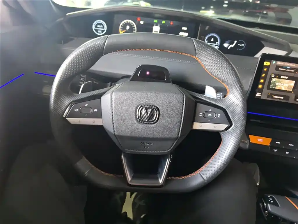 Changan UNI-V 2022 1.5T premium model купить на сайте DeffCars