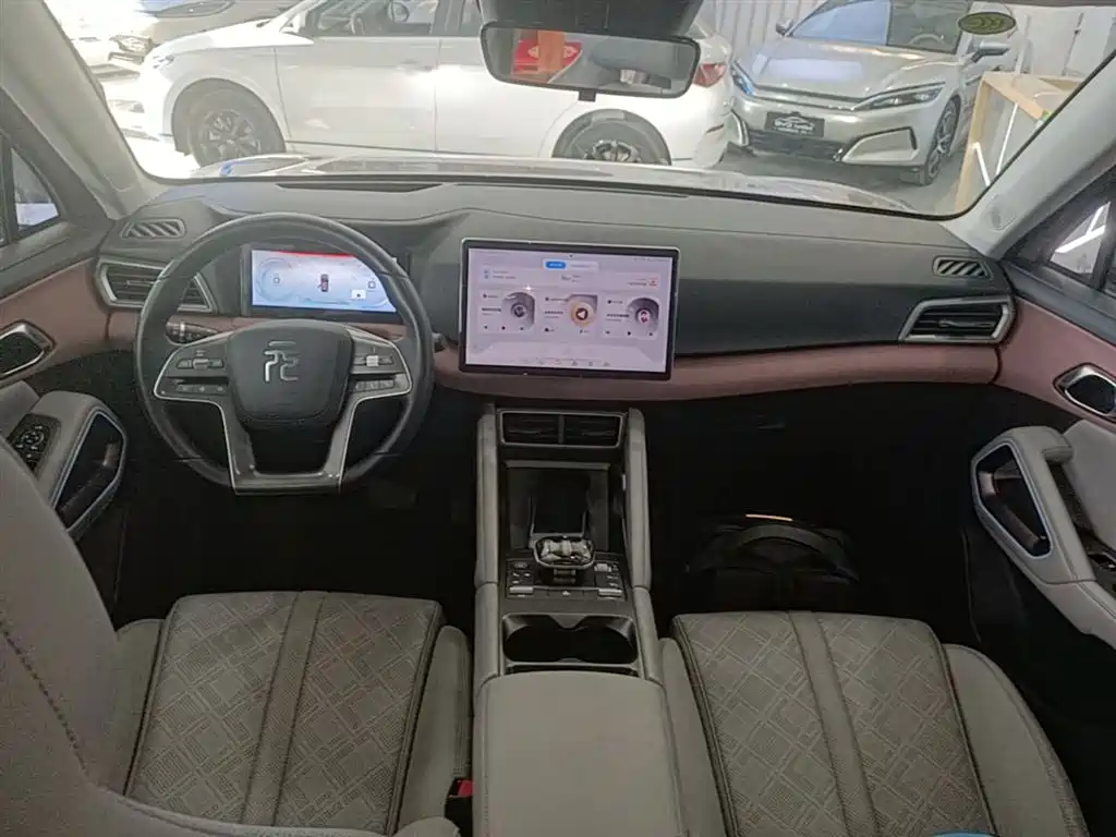 Yuan UP 2024 model 401KM transcendent type купить на сайте DeffCars
