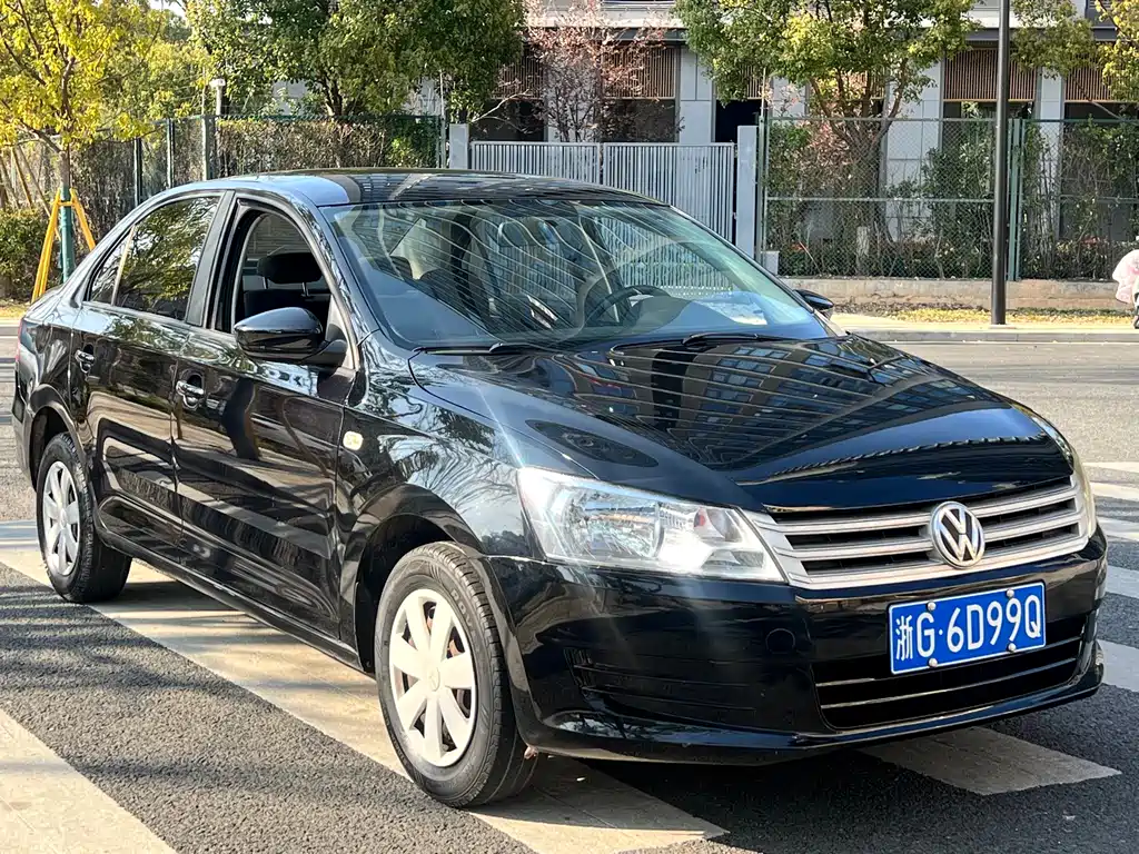 Santana 2013 1.6L Manual Fashion Edition купить на сайте DeffCars