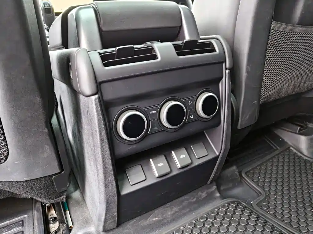 Land Rover Defender 2023 facelift 110 3.0T P400 X-DYNAMIC HSE купить на сайте DeffCars
