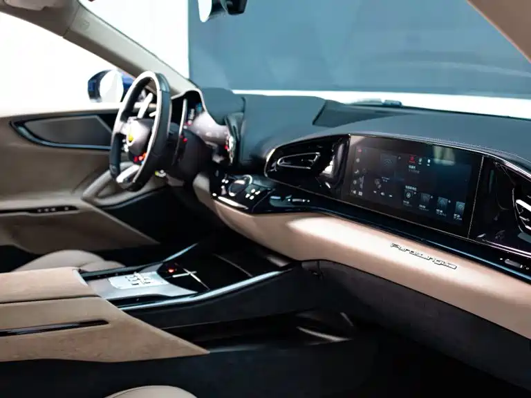 Purosangue 2023 6.5L V12 купить на сайте DeffCars