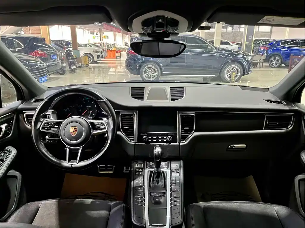 Macan 2017 Macan 2.0T купить на сайте DeffCars