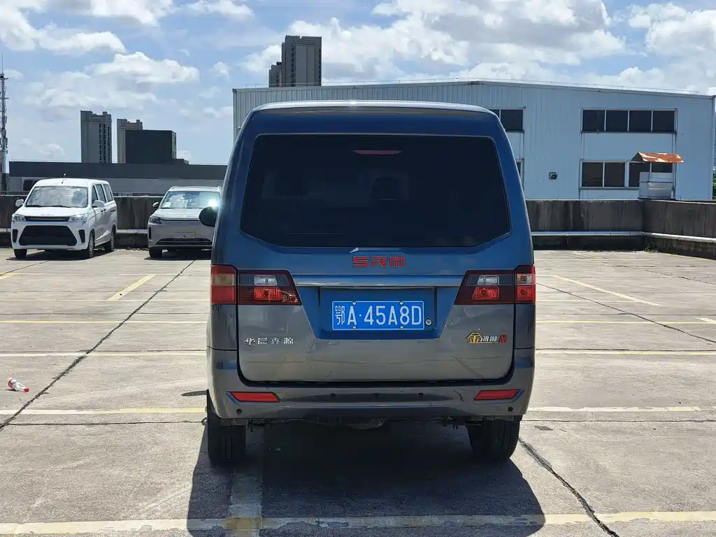 Golden Hiace M Classic 2023 1.5L Traveling Lion Bus 5/6/7 Seats купить на сайте DeffCars