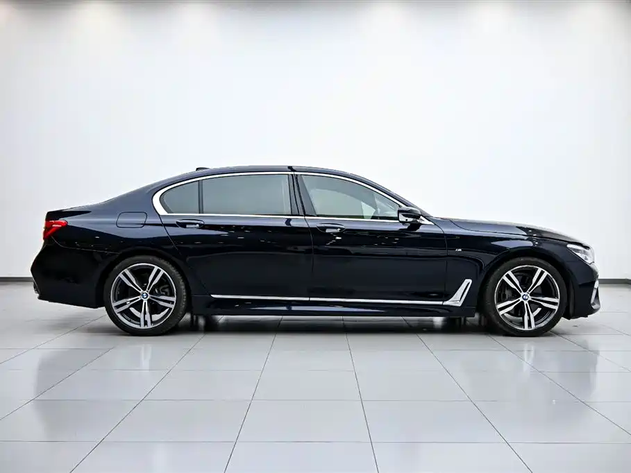 BMW 7 Series 2018 740Li xDrive Exclusive M Sports Package купить на сайте DeffCars