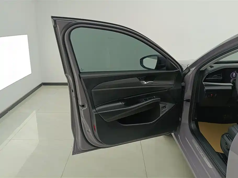 Passat 2025 Pro 380TSI Dragon Edition купить на сайте DeffCars
