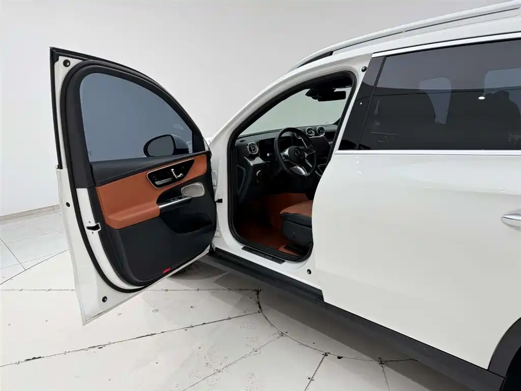 Mercedes-Benz GLC 2023 GLC 260 L 4MATIC Dynamic 5-seater купить на сайте DeffCars