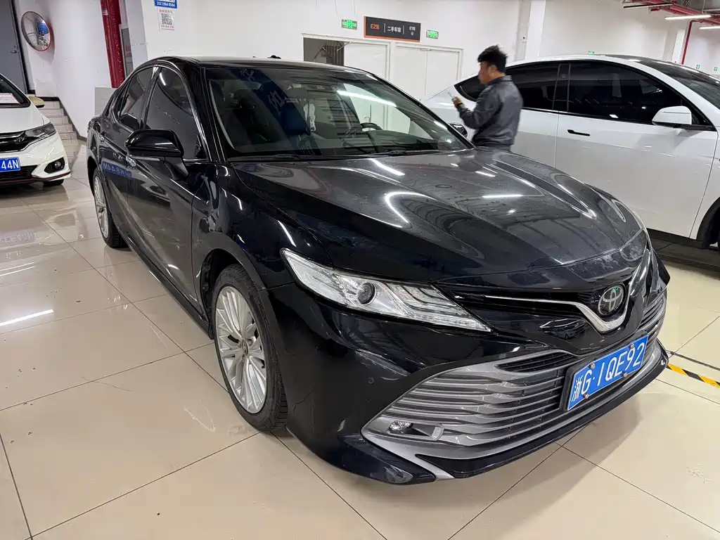 Camry 2019 2.5G Deluxe Edition National VI купить на сайте DeffCars