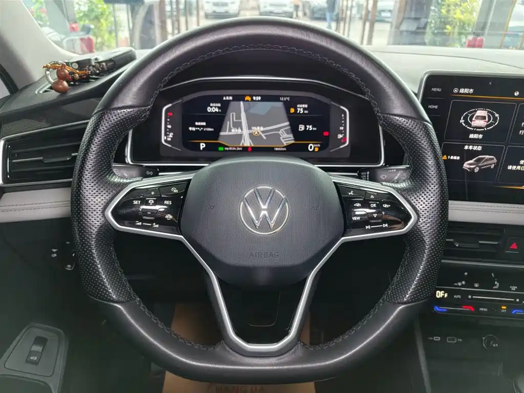 Tiguan L 2023 300TSI automatic two-wheel drive smart version купить на сайте DeffCars