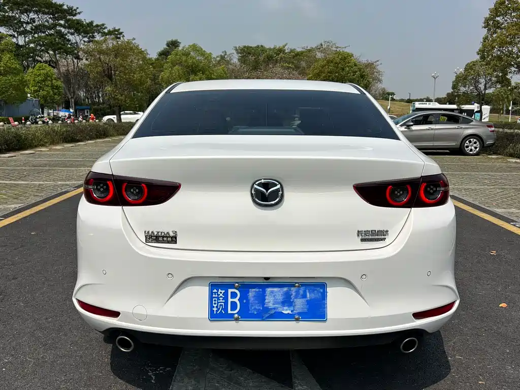 Mazda3 Angkesela 2023 2.0L Automatic Premium Edition купить на сайте DeffCars