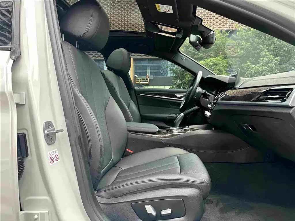 BMW 5 Series 2018 525Li M Sports Package купить на сайте DeffCars