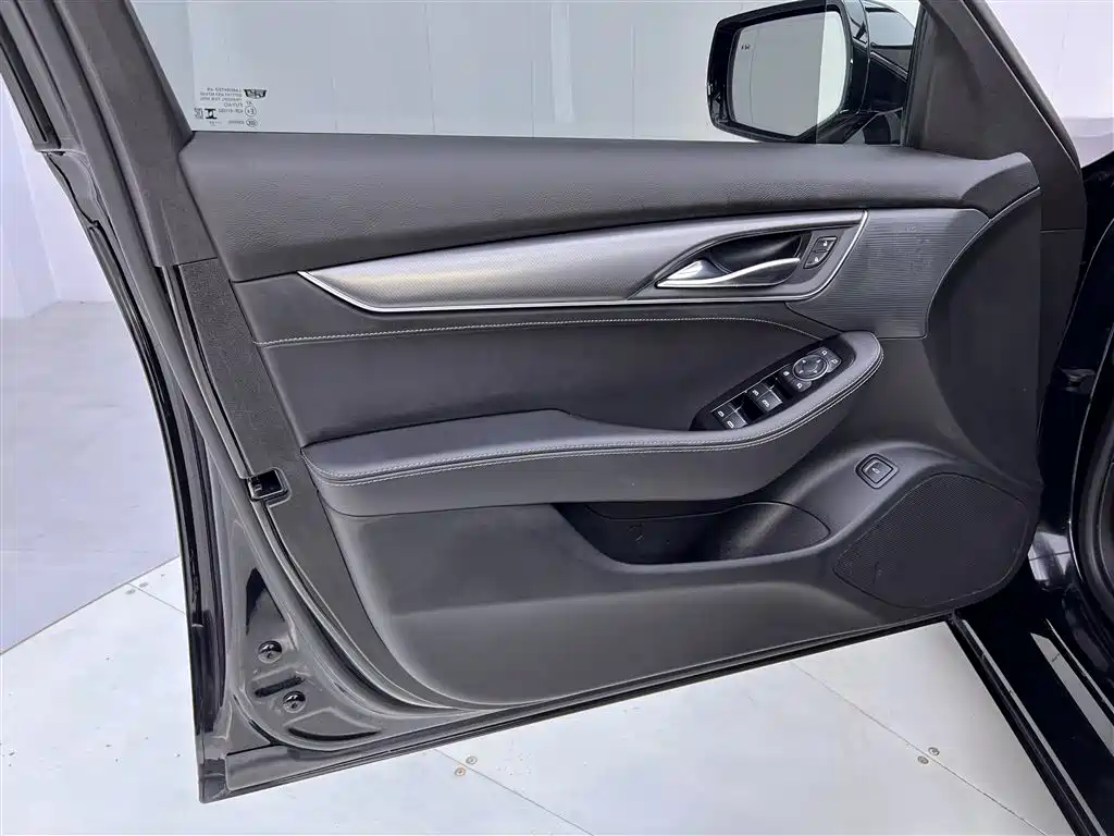 Cadillac CT5 2024 28T Luxury Pro купить на сайте DeffCars