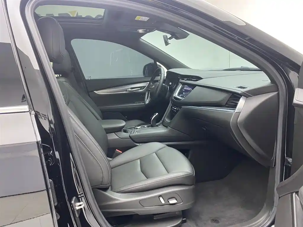 Cadillac XT6 2021 2.0T seven-seat four-wheel drive stylish model купить на сайте DeffCars