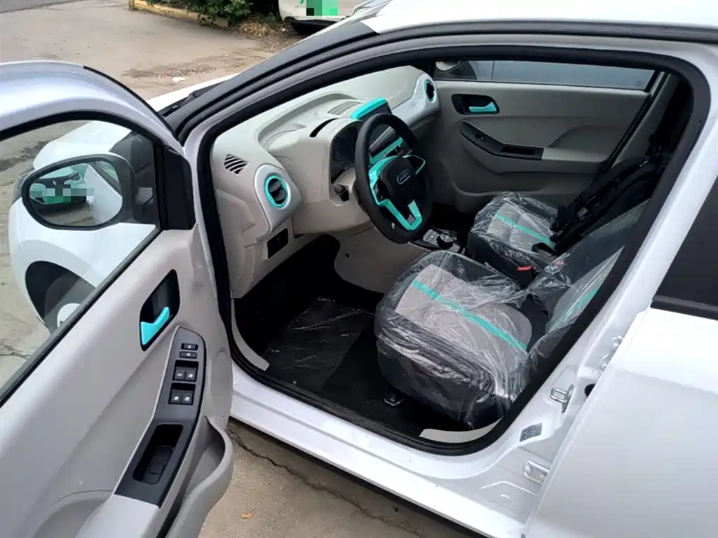 Yizhi EV2 2026 PLUS+ comfort model купить на сайте DeffCars