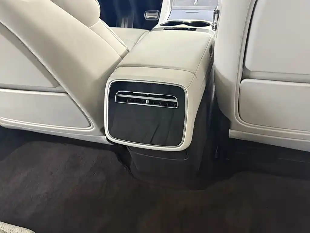 Denza Z9 2024 1100km four-wheel drive Max version купить на сайте DeffCars