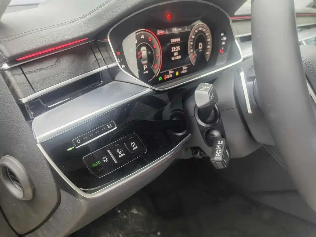 Audi A8 2024 A8L 50 TFSI quattro Premium Selection купить на сайте DeffCars