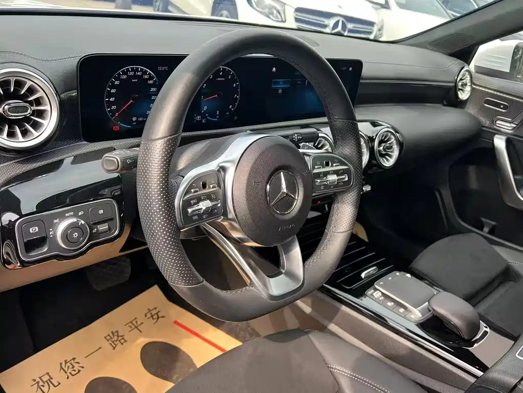 Mercedes-Benz A-Class 2023 A 200 L Fashion Model купить на сайте DeffCars