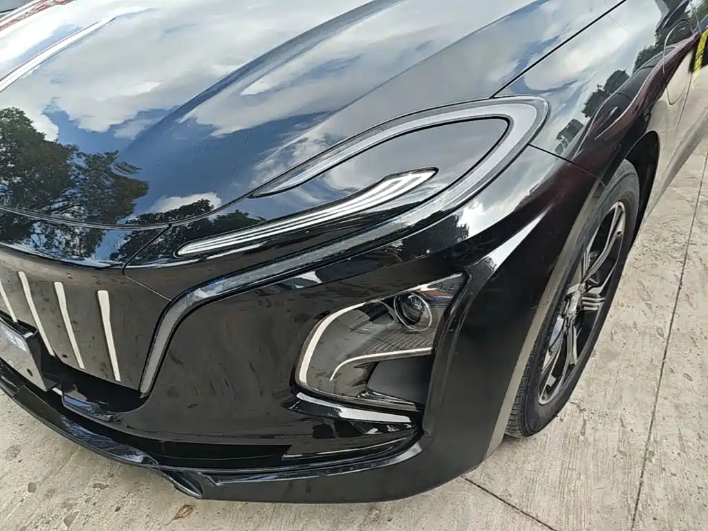 Hongqi E-QM5 2023 facelift basic travel version купить на сайте DeffCars