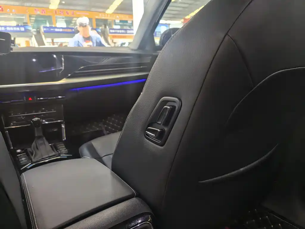 Passat 2023 330TSI Deluxe Edition купить на сайте DeffCars
