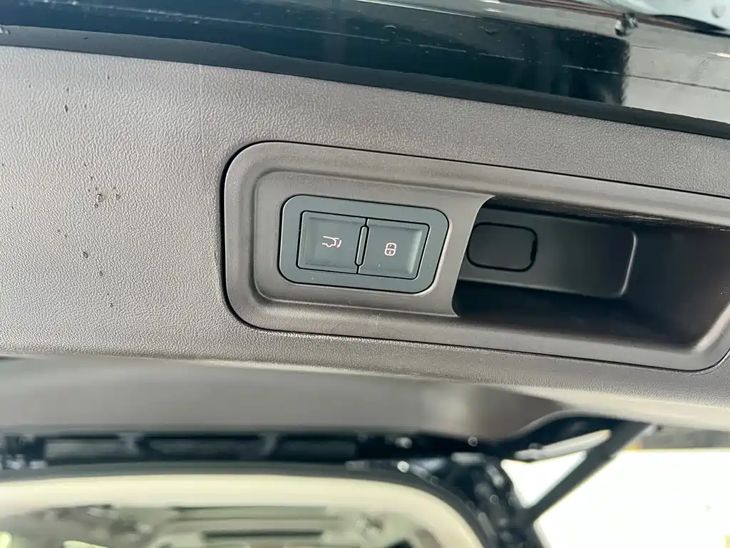 Denza D9 2024 DM-i 970 luxury model купить на сайте DeffCars