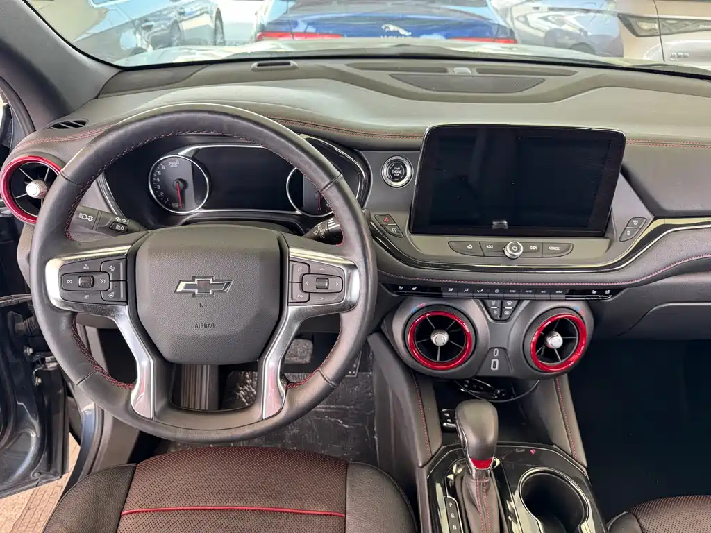 Trailblazer 2022 mild hybrid 650T RS Twin-Clutch four-wheel drive 7-seat engine version купить на сайте DeffCars