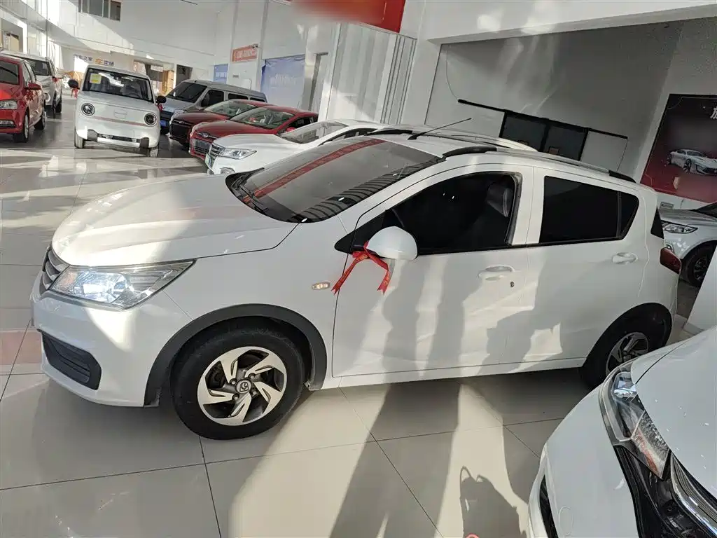 Baojun 310 2016 1.2L manual comfort model купить на сайте DeffCars