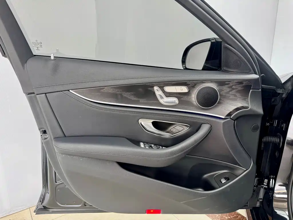 Mercedes-Benz E-Class 2016 E 200 L Sports купить на сайте DeffCars