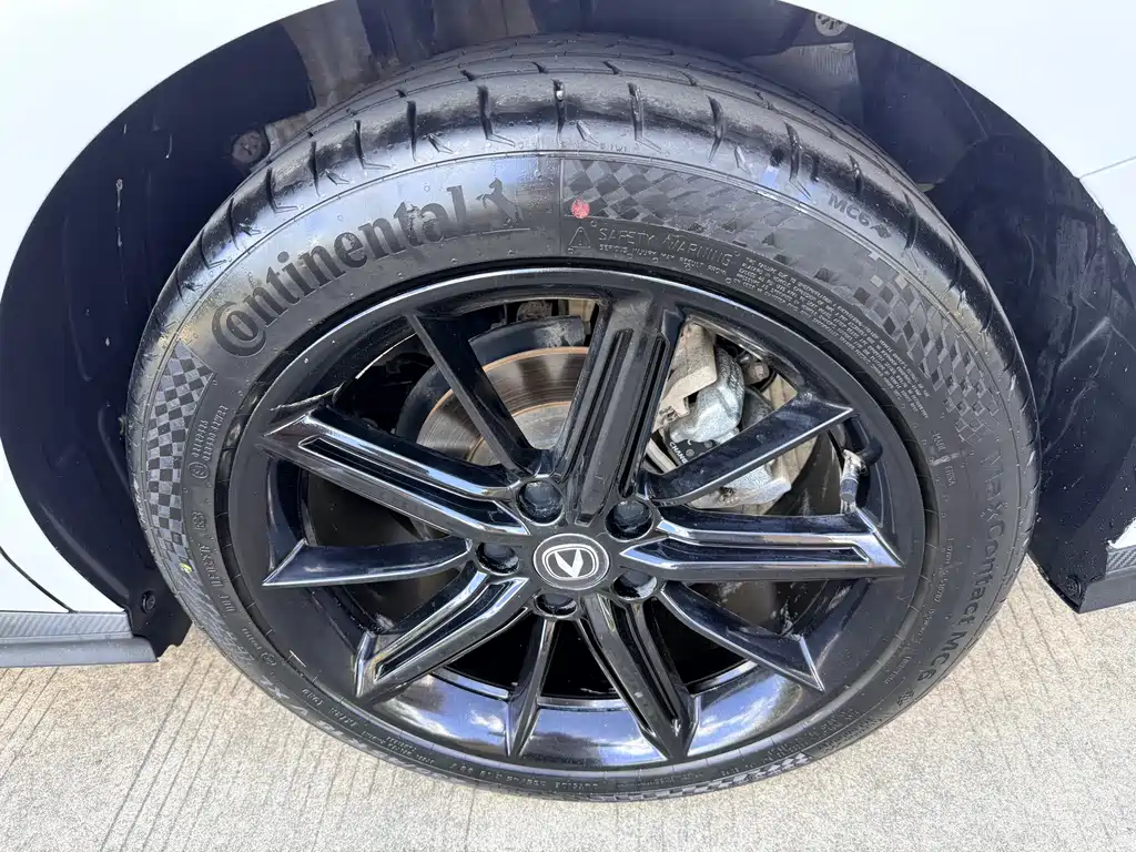Changan UNI-V 2023 1.5T premium model купить на сайте DeffCars