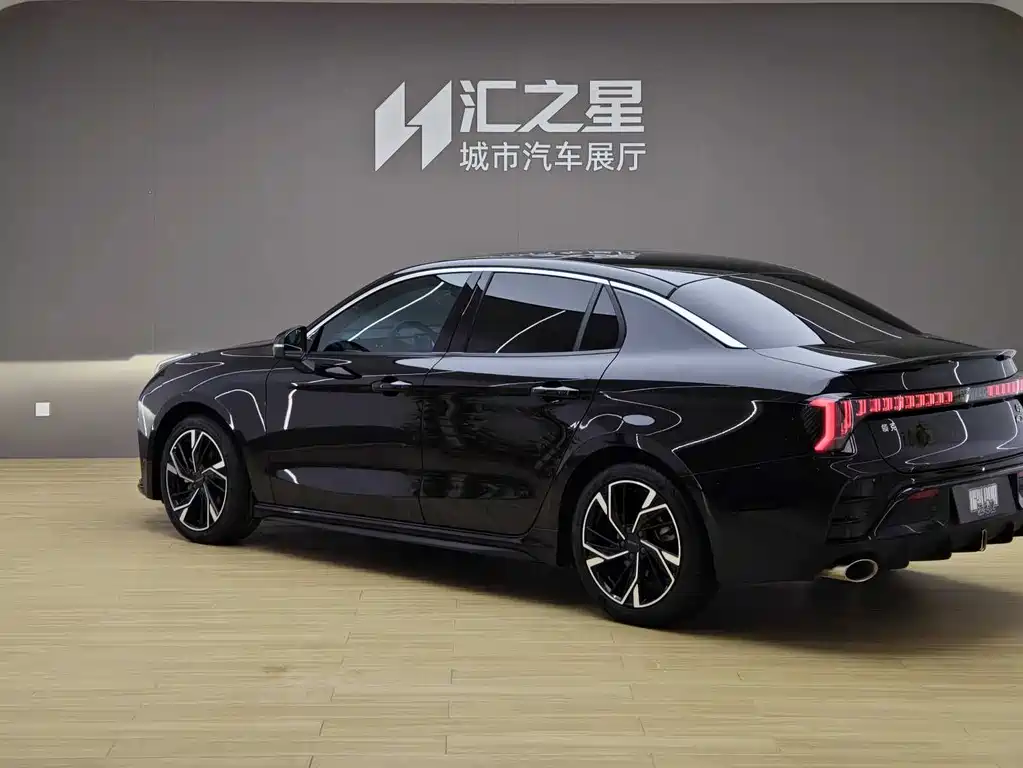 Lynk & Co 03 2022 2.0TD DCT Pro купить на сайте DeffCars