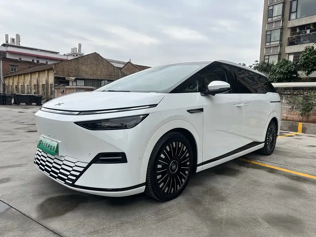 Xpeng X9 2025 pure electric 740 long battery life Max купить на сайте DeffCars