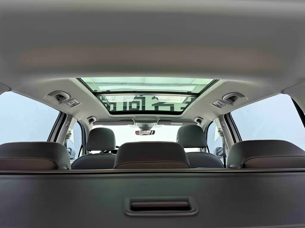 Tiguan L 2023 facelift 330TSI automatic two-wheel drive R-Line version купить на сайте DeffCars