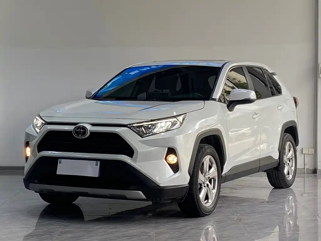 RAV4 2022款 2.0L CVT两驱风尚版 купить на сайте DeffCars