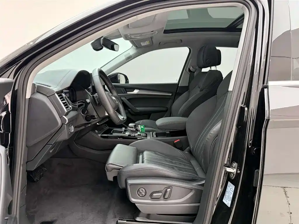 Audi Q5L 2022 facelift 45T luxury and dynamic model купить на сайте DeffCars