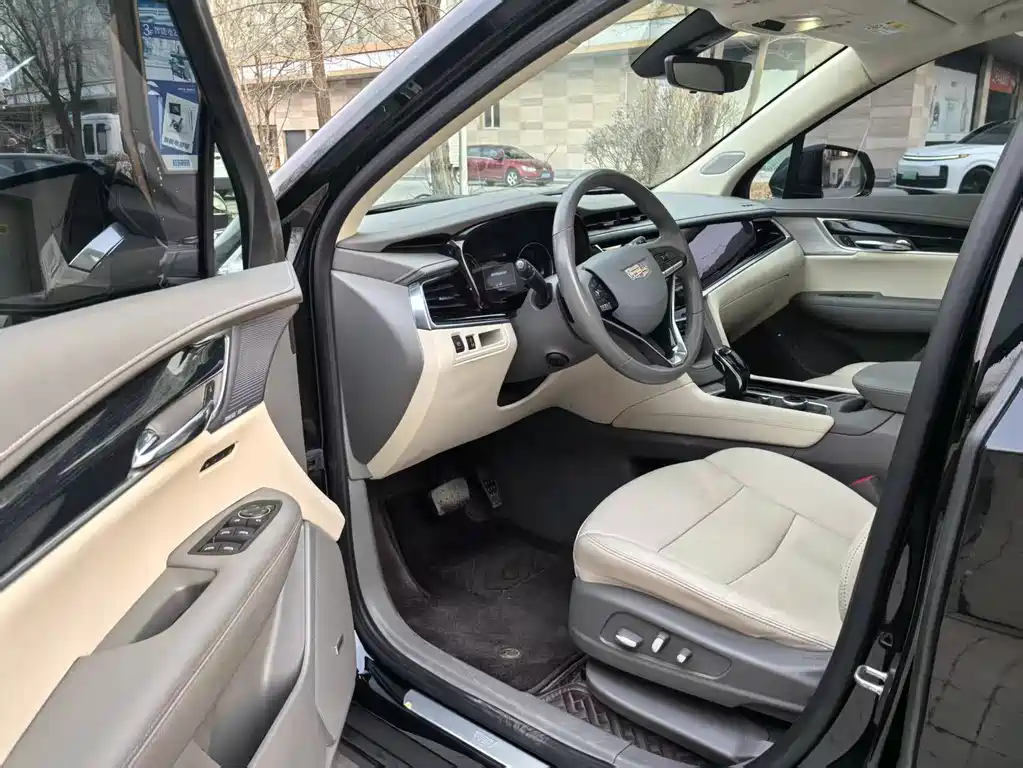 Cadillac XT6 2022 2.0T seven-seat four-wheel drive luxury model купить на сайте DeffCars