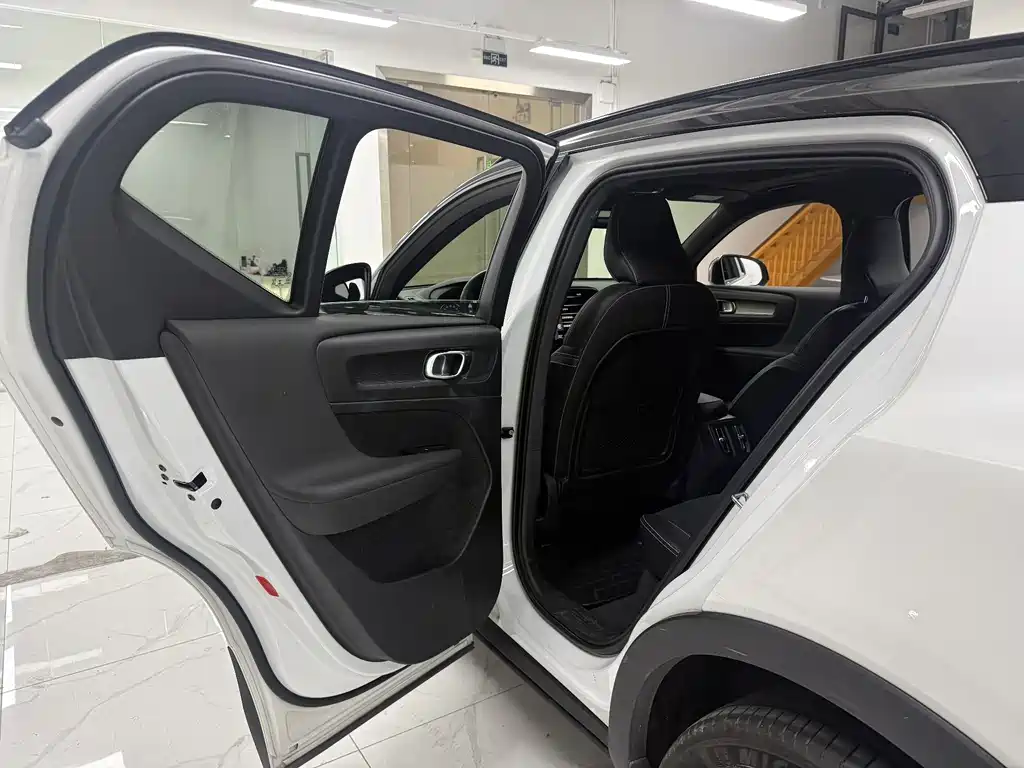 Volvo XC40 2020 T4 four-wheel drive Zhiyuan Sport Edition купить на сайте DeffCars