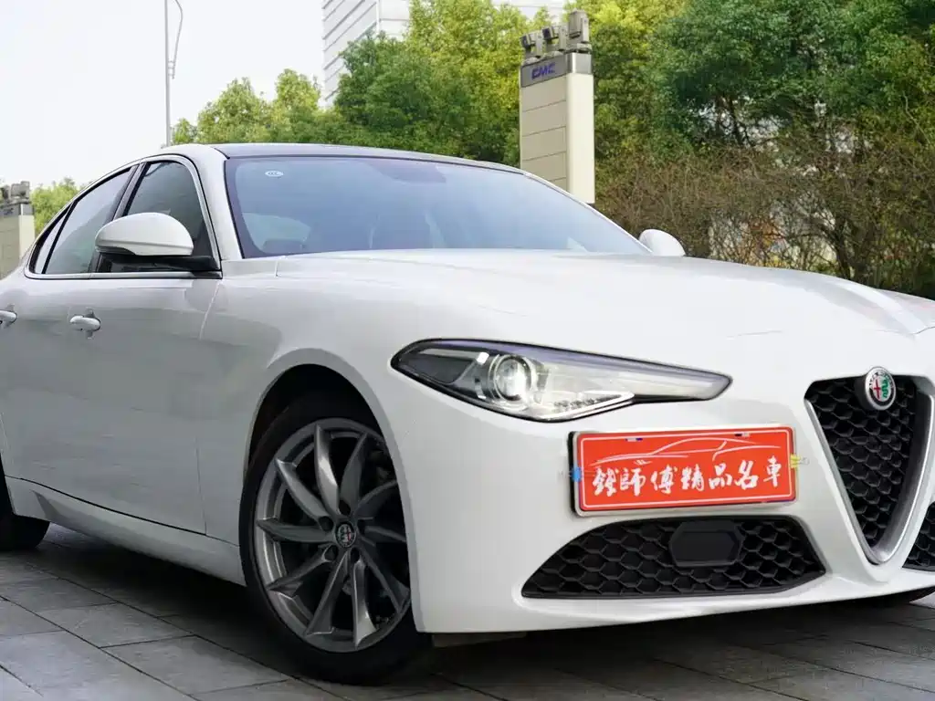 Giulia 2017 2.0T 200HP Deluxe Edition купить на сайте DeffCars