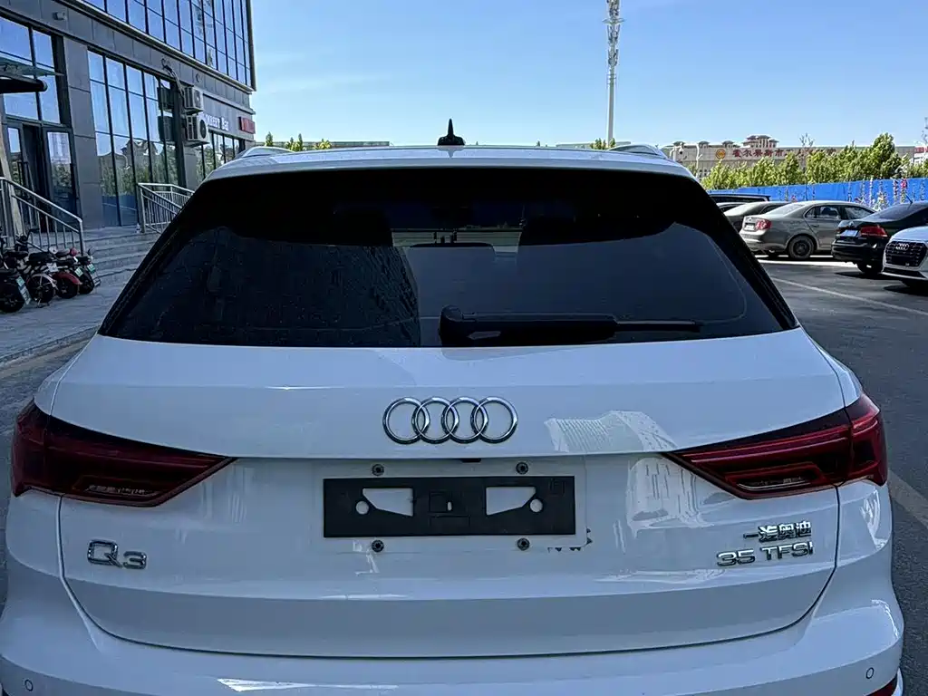 Audi Q3 2022 35 TFSI Fashionable and Dynamic купить на сайте DeffCars