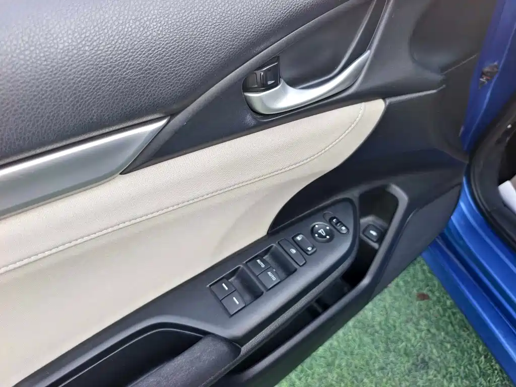Civic 2016 220TURBO CVT Deluxe Edition купить на сайте DeffCars