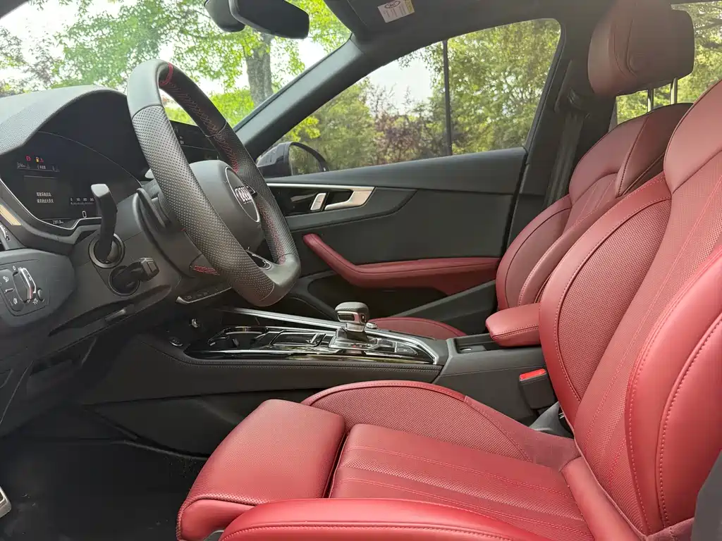 Audi A4L 2025 model 2 million Yuexiang version 40 TFSI luxury and dynamic model купить на сайте DeffCars