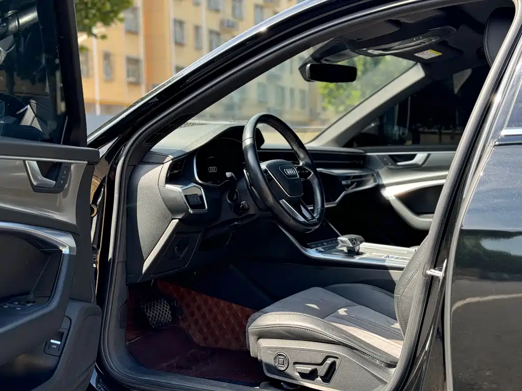 The Audi A6L 2022 45 TFSI is sporty купить на сайте DeffCars