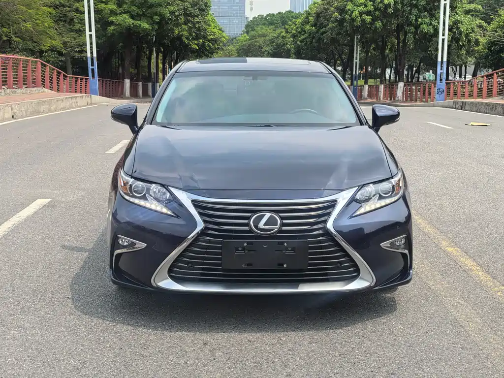Lexus ES 2015 200 Elite Edition купить на сайте DeffCars