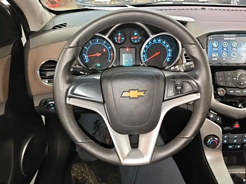 Cruze 2013 hatchback 1.6L automatic luxury model купить на сайте DeffCars
