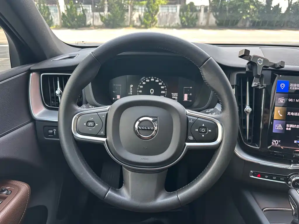 Volvo XC60 2021 T5 four-wheel drive Zhiyi Luxury Edition купить на сайте DeffCars
